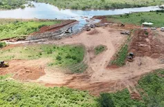 Famílias deixam área próxima à barragem em Coronel José Dias após alerta de risco