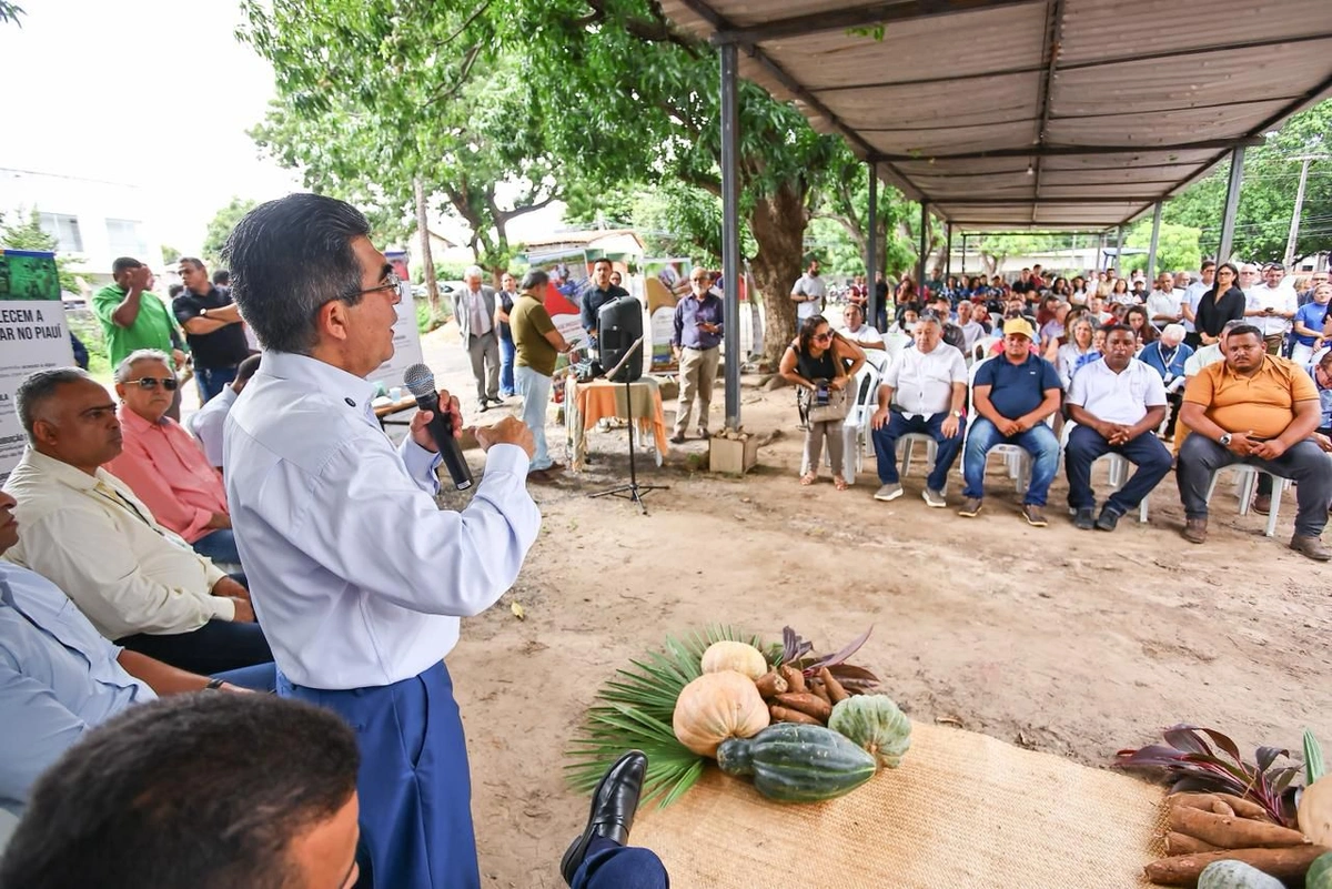 Barras recebe kit de mecanização agrícola por articulação do deputado Francisco Limma