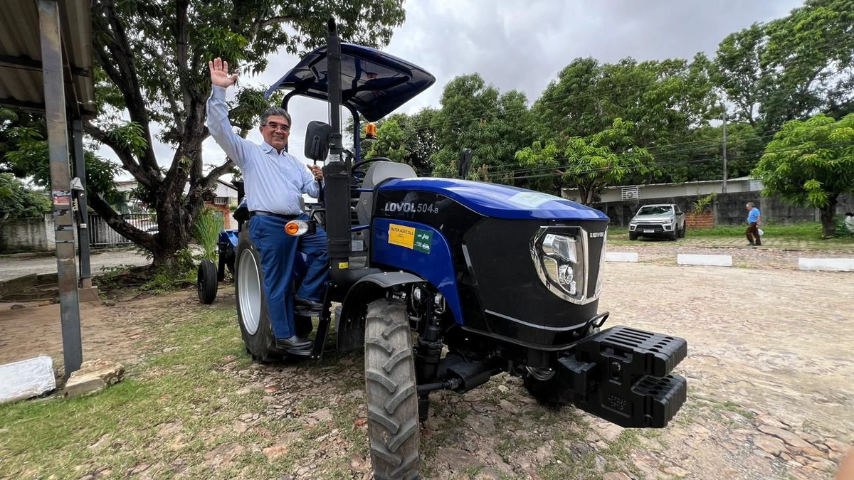 Barras recebe kit de mecanização agrícola por articulação do deputado Francisco Limma