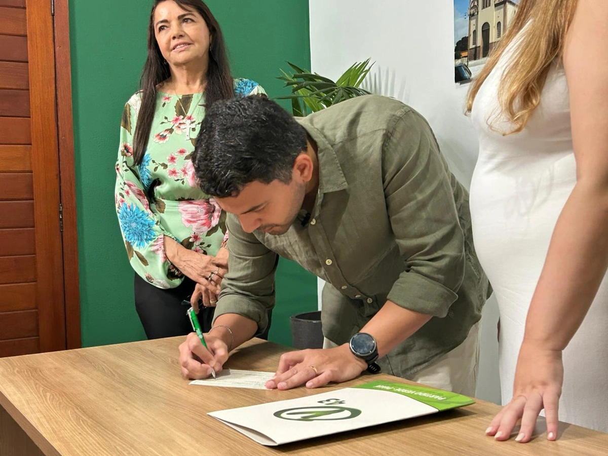 Breno Macêdo se filia ao Partido Verde e confirma pré-candidatura a deputado