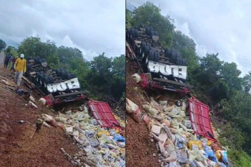 Carreta com carga de ração tomba e deixa ajudante ferido na PI-140, em Floriano