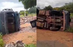 Carreta que transportava carga de madeira tomba na zona rural de São Braz do Piauí (Foto: Reprodução)