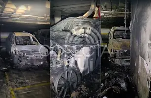 Carro pega fogo dentro de estacionamento de condomínio na zona Leste de Teresina (Foto: Reprodução)