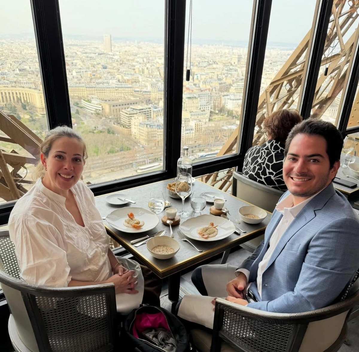 Casal de médicos Vilson Bezerra e Anatalia Vieira celebram 10 anos de casados