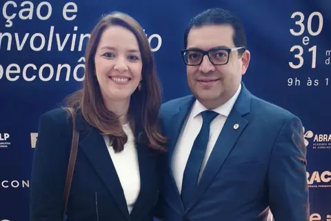 Casal Joaquim Bezerra e Ana Claudia Neiva estão em Lisboa em evento internacional