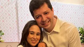 Casal Rafael Alencar e Jordana Pádua estão radiantes com a chegada da filha Celina (Foto: Instagram)