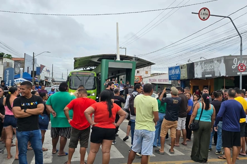 Caso de mulher que morreu em acidente na Rui Barbosa repercute em protesto