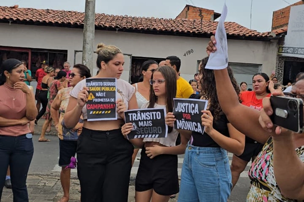 Caso de mulher que morreu em acidente na Rui Barbosa repercute em protesto