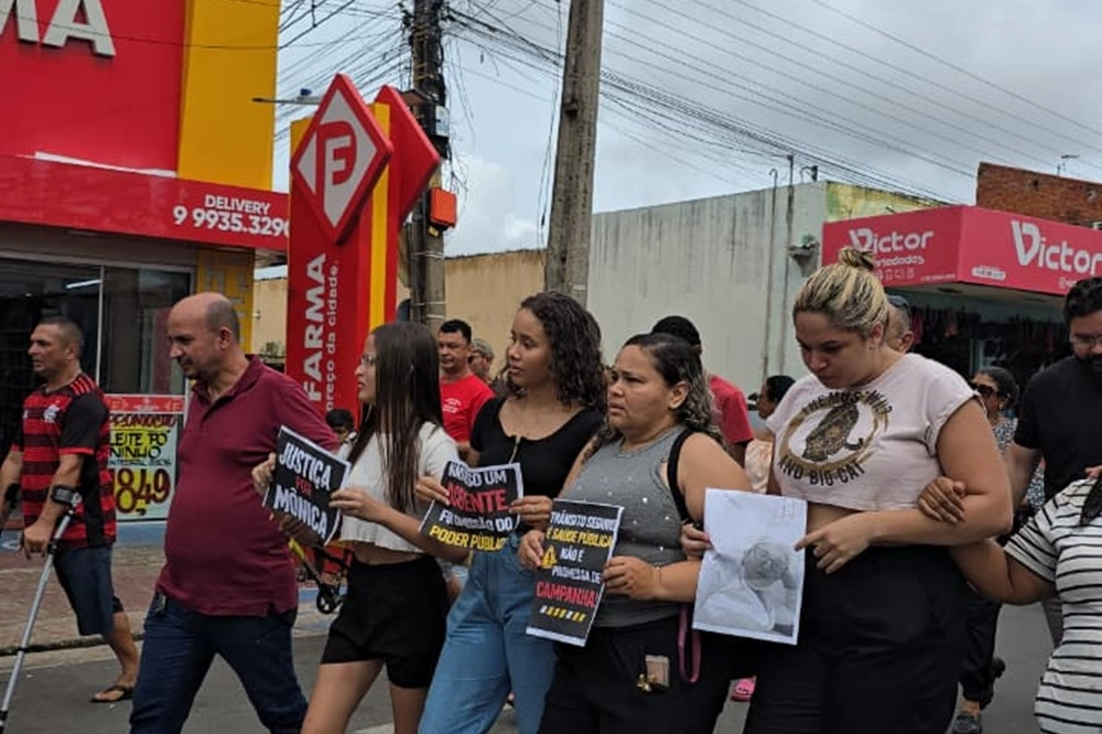 Caso de mulher que morreu em acidente na Rui Barbosa repercute em protesto