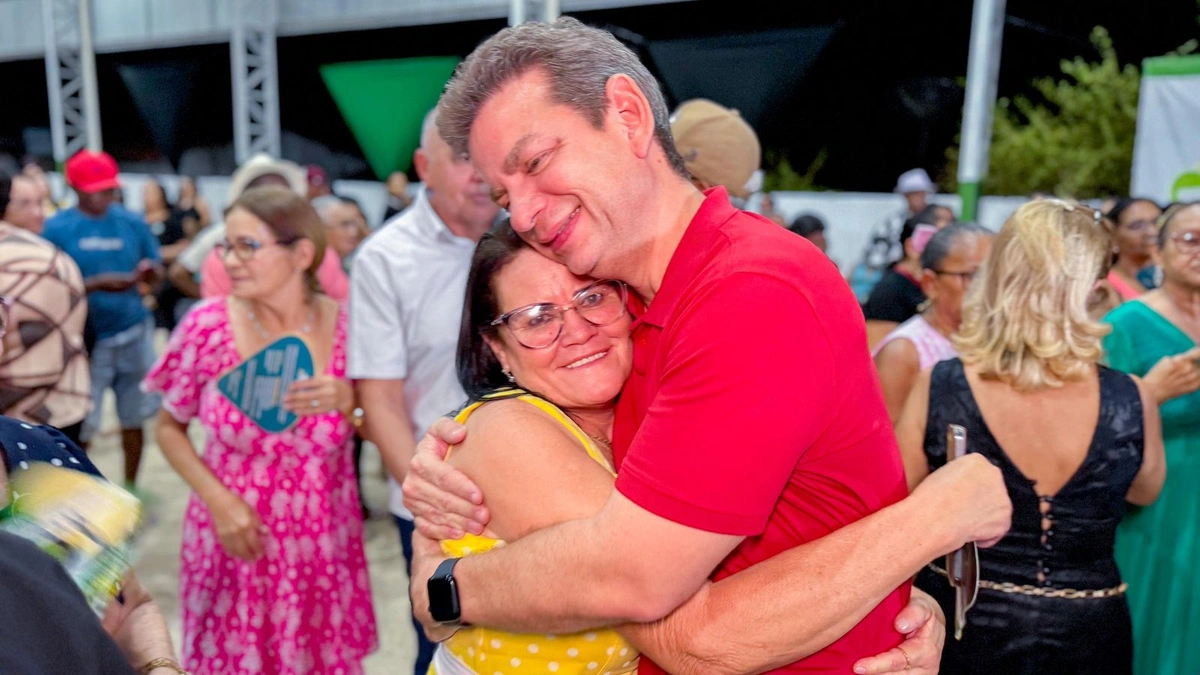 Castro Neto anuncia saída do PSD e comemora retorno ao MDB