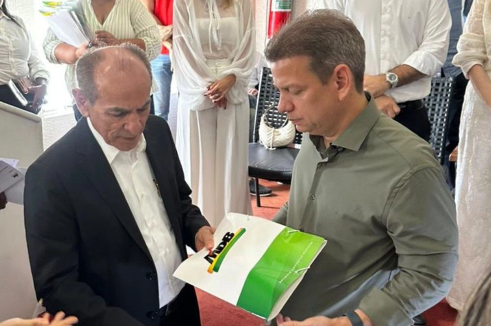 Castro Neto se filia ao MDB