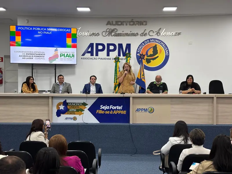 Cendfol reúne prefeitos para debater políticas sobre drogas em Teresina