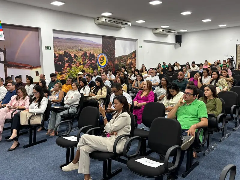 Cendfol reúne prefeitos para debater políticas sobre drogas em Teresina