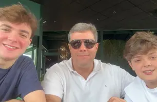 Clique do empresário piauiense Eduardo Vilarinho com os filhos em dia de almoço (Foto: Instagram)