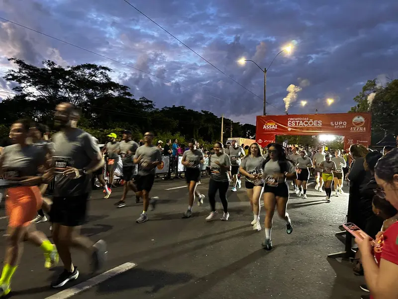 Corredores lotam Etapa Outono na abertura do Circuito das Estações em Teresina