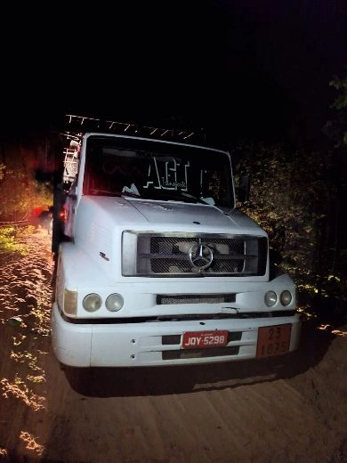 Criminosos roubam 300 botijões de gás de caminhão na zona rural de Jaicós