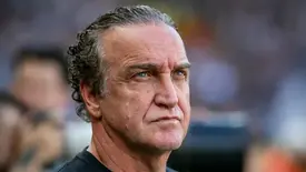 Cuca tecnico do Atletico-MG durante partida contra o Botafogo no estadio Mineirao pelo campeonato Brasileiro A 2025. (Foto: Fernando Moreno/AGIF)