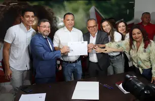 Deputado Evaldo Gomes oficializa filiação ao Partido dos Trabalhadores em Teresina (Foto: Reprodução)