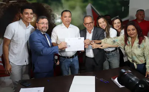 Deputado Evaldo Gomes oficializa filiação ao Partido dos Trabalhadores em Teresina