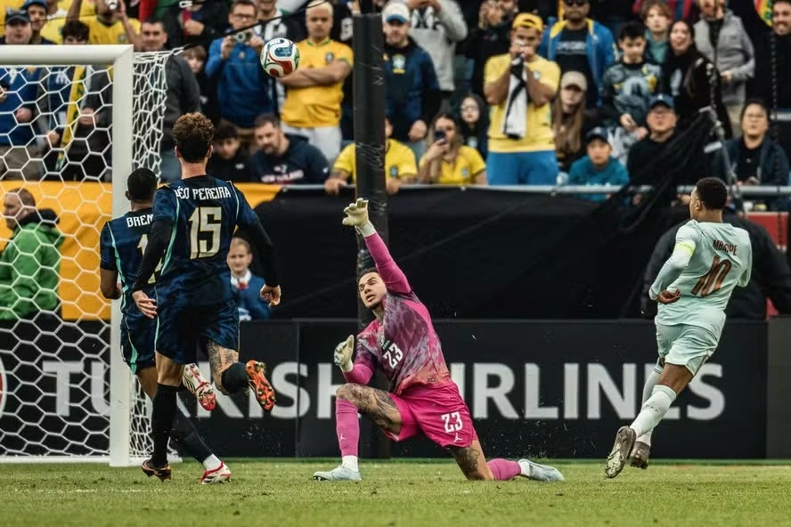 Derrota do Brasil para a França é choque de realidade.