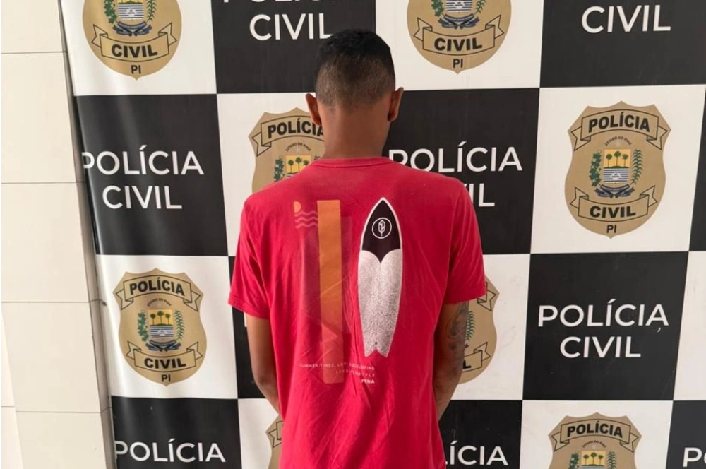 Dois homens são presos por roubo e adulteração de veículo em Teresina