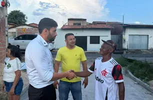 Draga Alana acompanha obras de calçamento na zona Sul de Teresina (Foto: Reprodução)