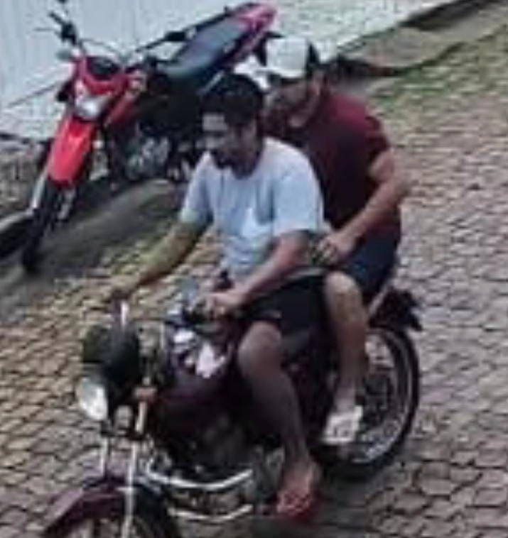 Dupla armada rende idoso e rouba R$ 1.500 dentro de casa em Inhuma