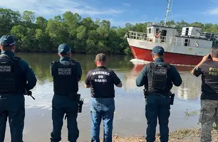 Embarcação com carga ilegal de cigarros é apreendida no Piauí (Foto: Divulgação/Polícia Federal)