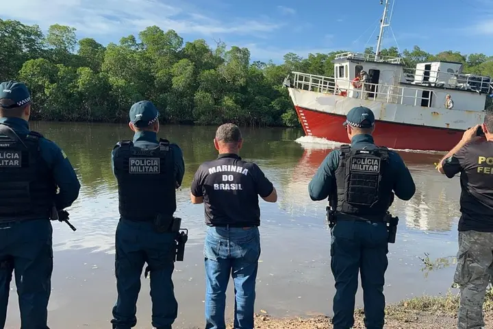 Embarcação com carga ilegal de cigarros é apreendida no Piauí