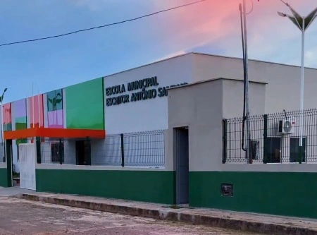 Esperantina celebra Dia da Mulher com inauguração de nova escola