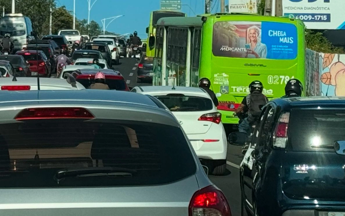Frota de ônibus reduz 30% em Teresina por conta da guerra e Strans se contradiz