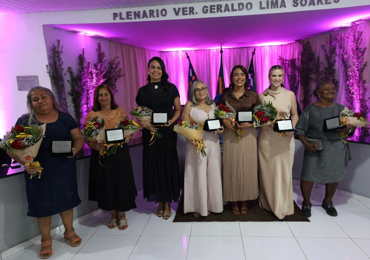 Gestora é homenageada durante evento na Câmara Municipal de Lagoa do Piauí