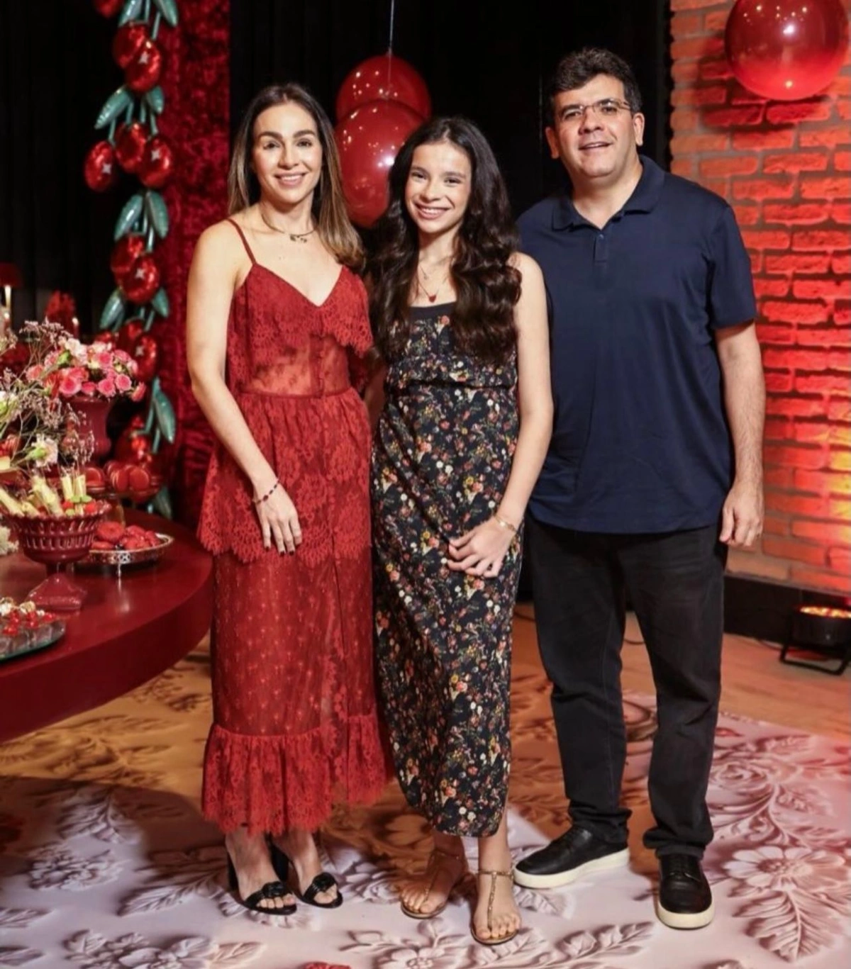 Governador Rafael Fonteles e Primeira-dama Isabel Fonteles no aviversário da filha