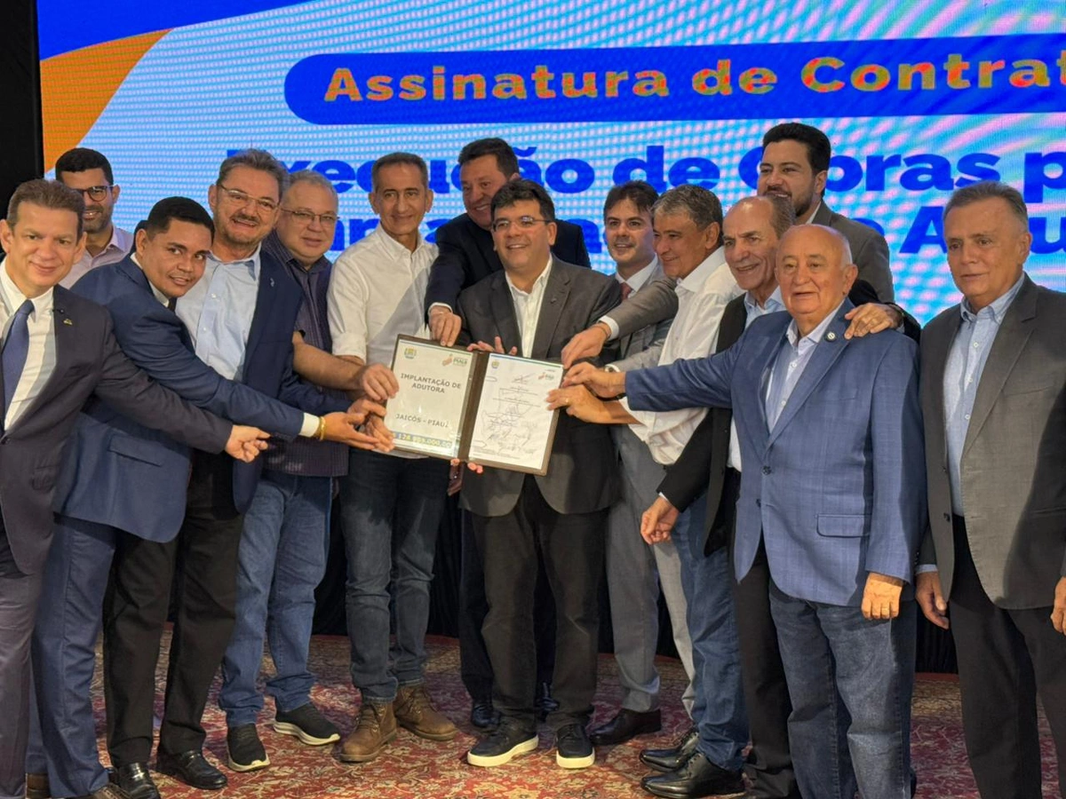 Governo do Piauí assina obra histórica de adutora que vai levar água para Jaicós