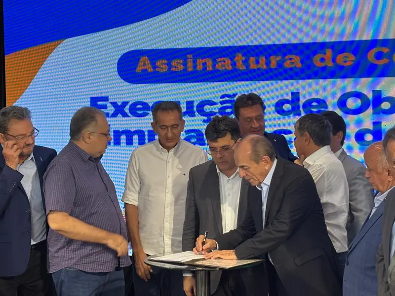 Governo do Piauí assina obra histórica de adutora que vai levar água para Jaicós