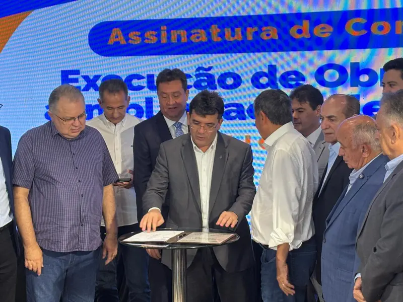 Governo do Piauí assina obra histórica de adutora que vai levar água para Jaicós