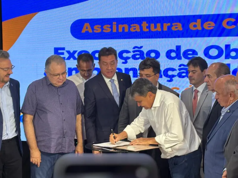 Governo do Piauí assina obra histórica de adutora que vai levar água para Jaicós