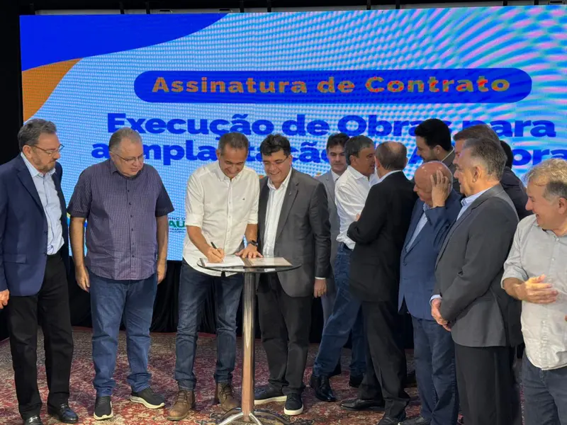 Governo do Piauí assina obra histórica de adutora que vai levar água para Jaicós