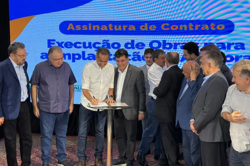 Governo do Piauí assina obra histórica de adutora que vai levar água para Jaicós