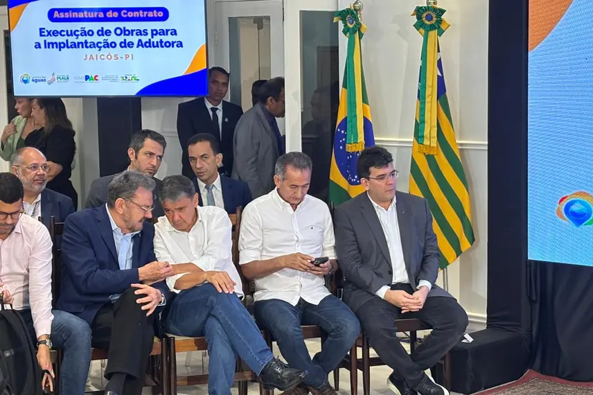 Governo do Piauí assina obra histórica de adutora que vai levar água para Jaicós