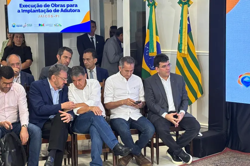 Governo do Piauí assina obra histórica de adutora que vai levar água para Jaicós