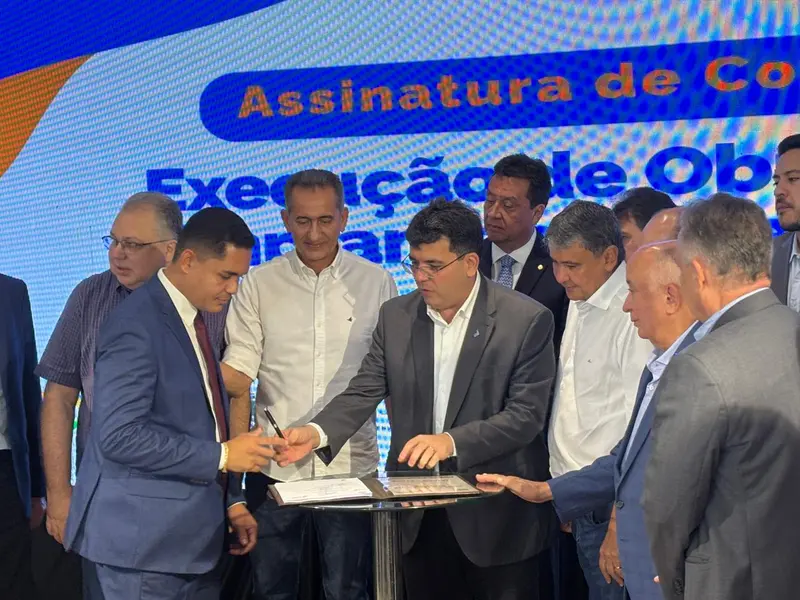 Governo do Piauí assina obra histórica de adutora que vai levar água para Jaicós