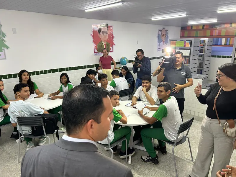 Governo do Piauí entrega escola reformada e modernizada na zona Norte de Teresina