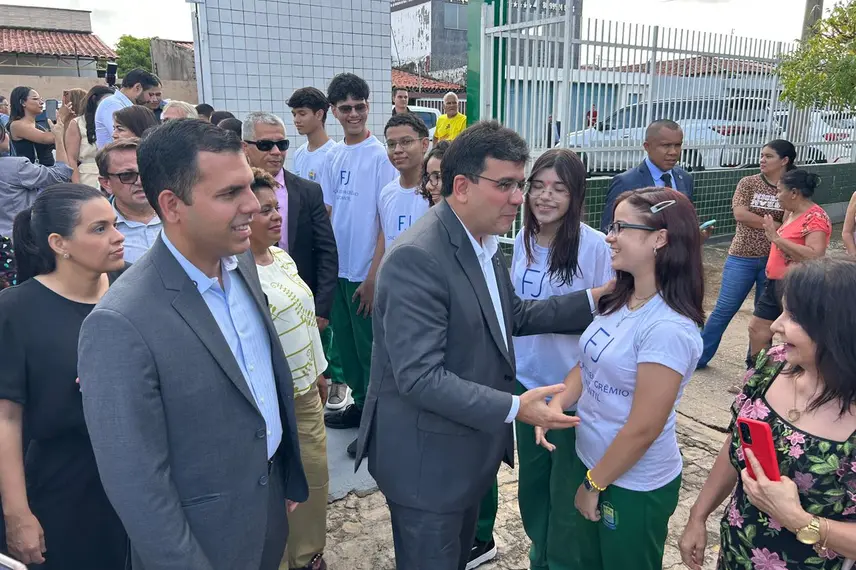Governo do Piauí entrega escola reformada e modernizada na zona Norte de Teresina