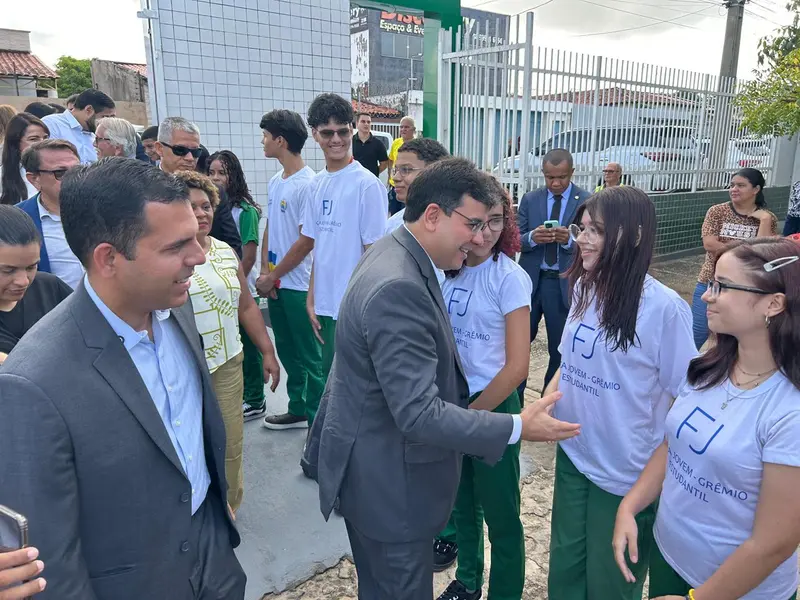 Governo do Piauí entrega escola reformada e modernizada na zona Norte de Teresina