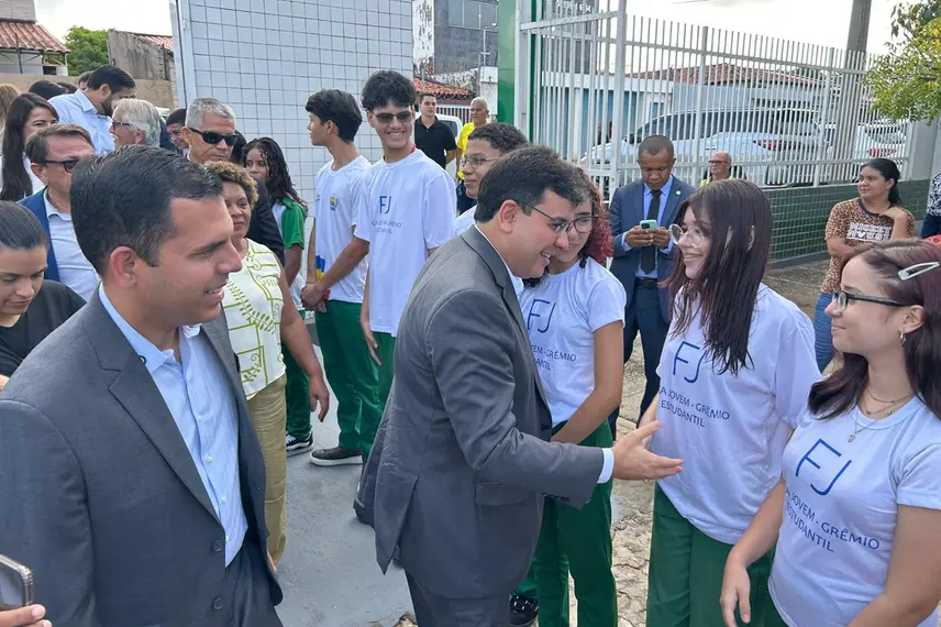 Governo do Piauí entrega escola reformada e modernizada na zona Norte de Teresina
