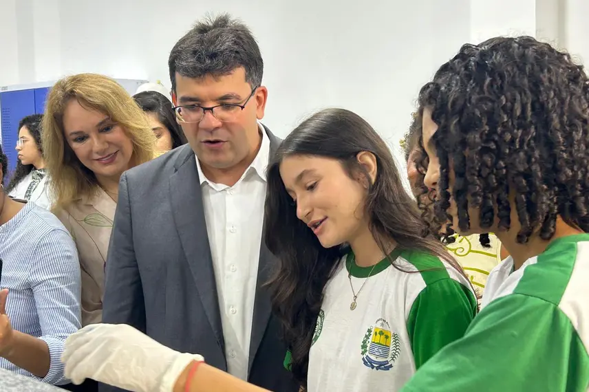 Governo do Piauí entrega escola reformada e modernizada na zona Norte de Teresina