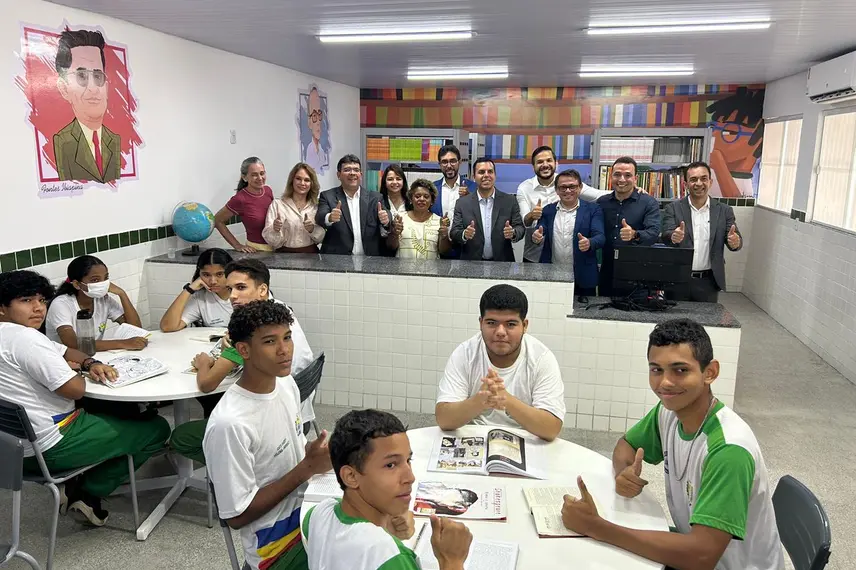 Governo do Piauí entrega escola reformada e modernizada na zona Norte de Teresina
