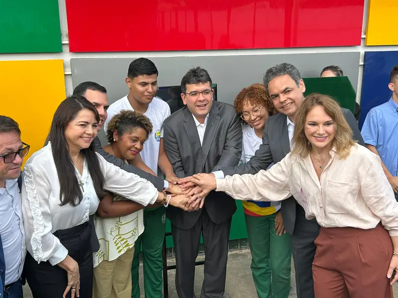 Governo do Piauí entrega escola reformada e modernizada na zona Norte de Teresina