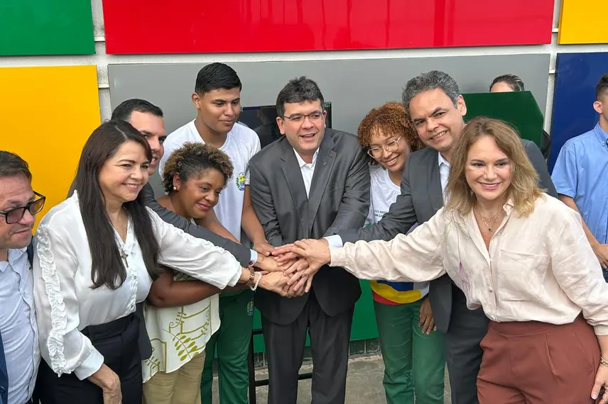 Governo do Piauí entrega escola reformada e modernizada na zona Norte de Teresina